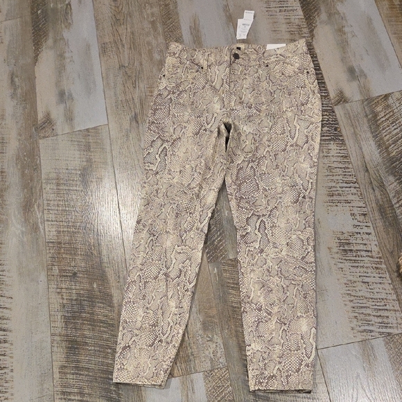 White House Black Market Cream and Brown Jeggings - Picture 4 of 9